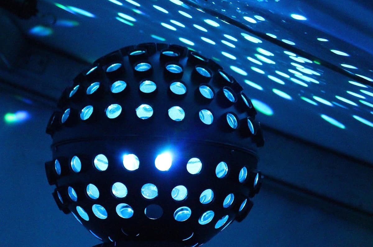 Plus qu'un DJ : un animateur de soirée